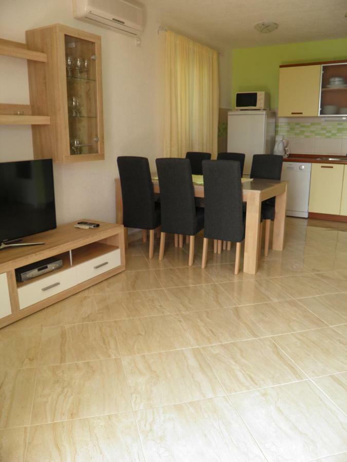 Apartments Marcic Bol Buitenkant foto