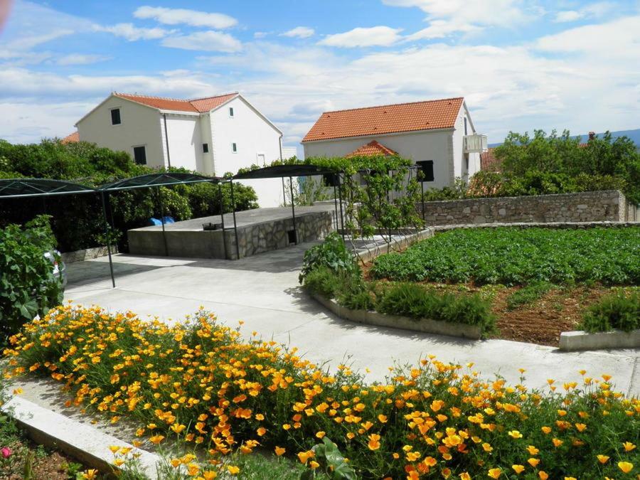 Apartments Marcic Bol Buitenkant foto
