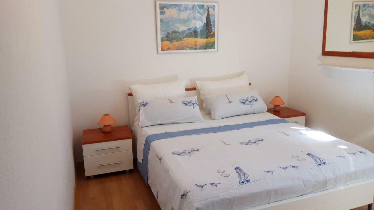 Apartments Marcic Bol Buitenkant foto